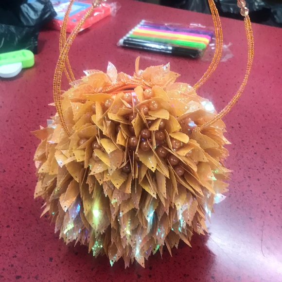 Purse - Picture 2 of 4